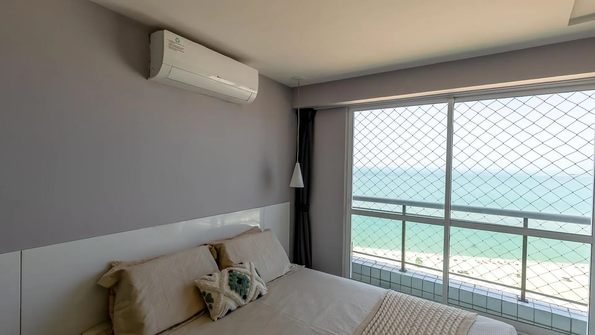 Modern Beachfront Apartment W. Magnificent Seaview Fortaleza  Fortaleza (Ceara)
