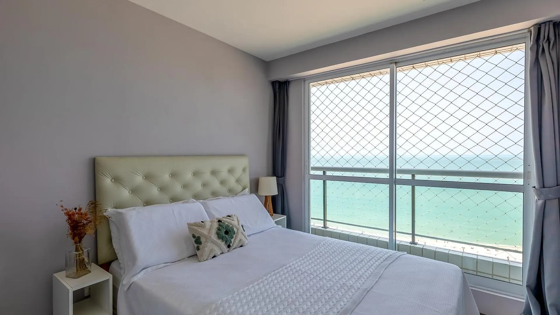 Modern Beachfront Apartment W. Magnificent Seaview Fortaleza